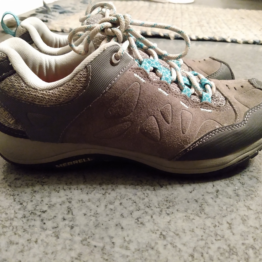 NWOT Merrell Hiking Shoes
